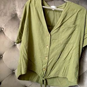 Olive green butt light weight summer or spring shirt.